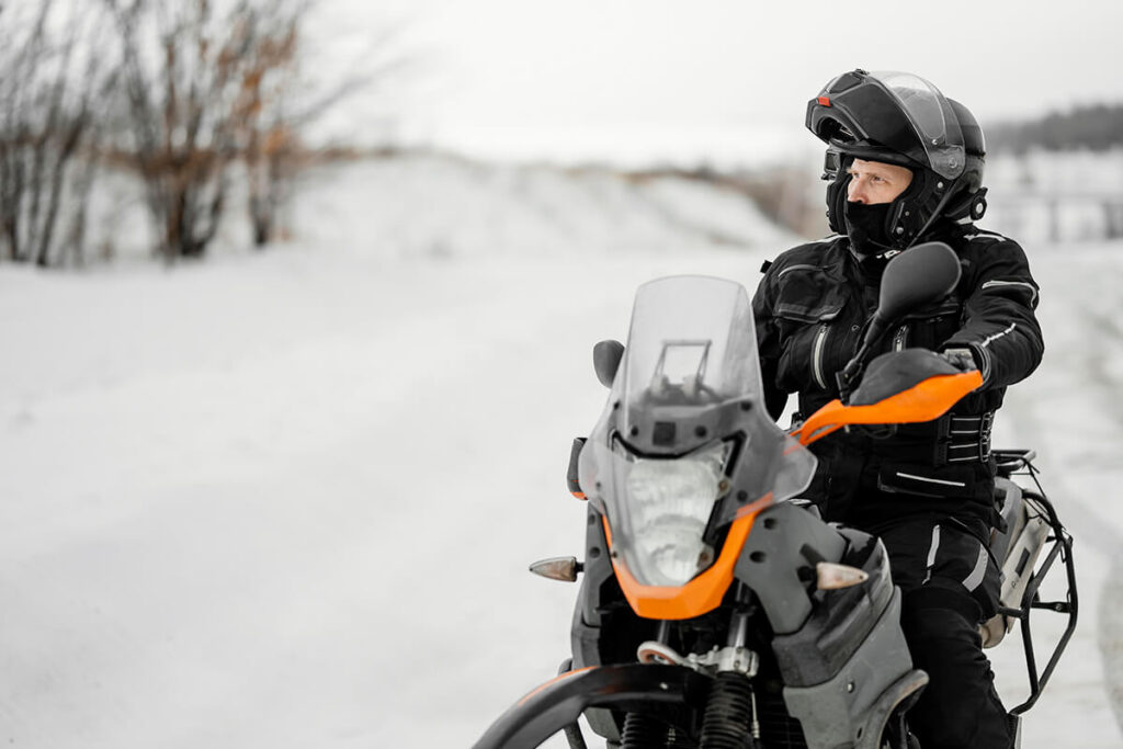como-conducir-una-motocicleta-en-el-invierno