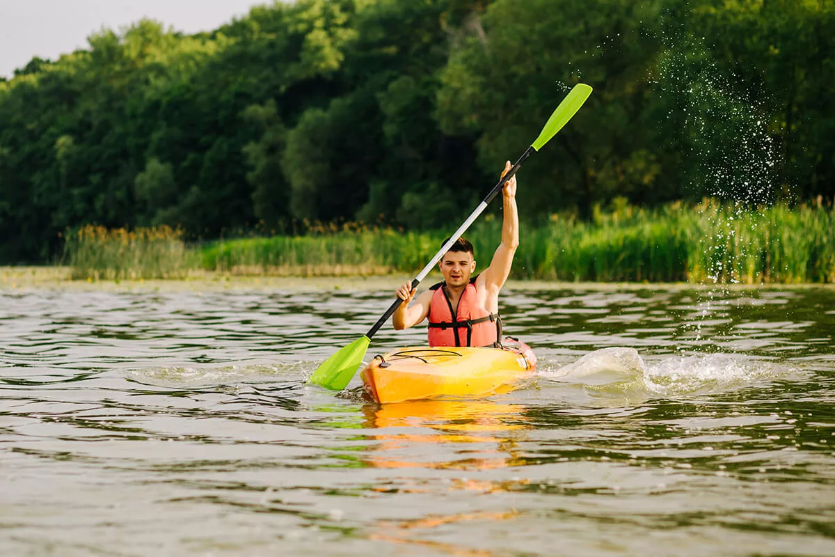 como-hacer-kayak-en-aguas-bravas
