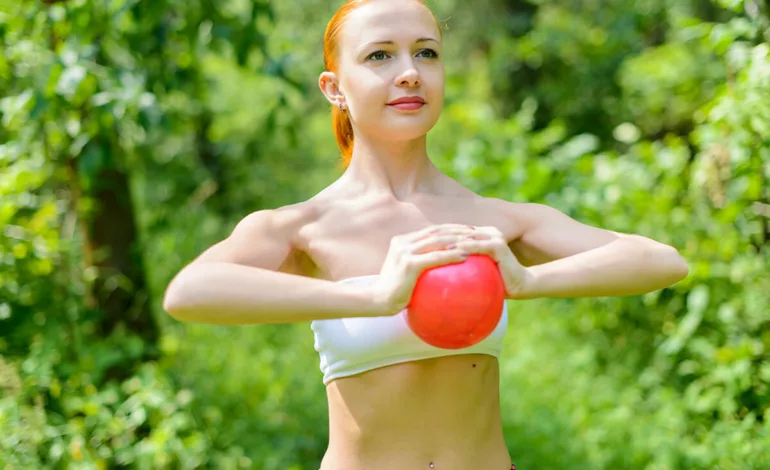 Sorpréndete con estos ejercicios que puedes hacer con la pelota de gel