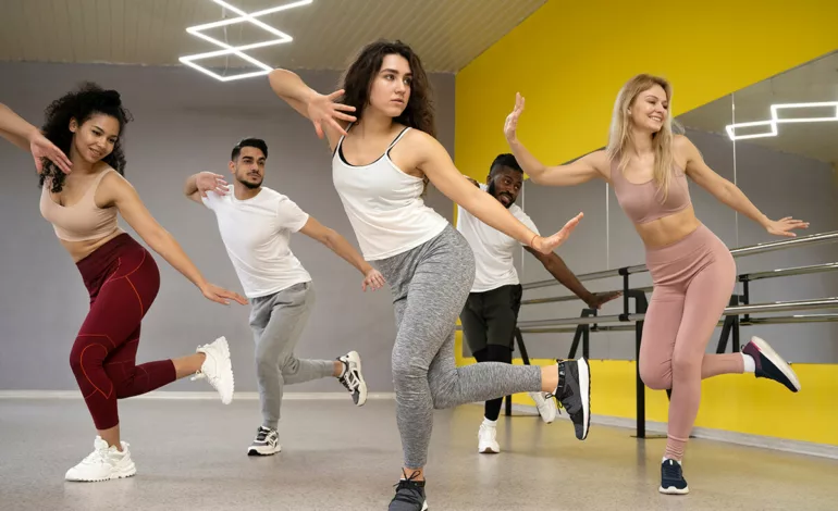 Toma clases de baile y descubre sus grandes beneficios