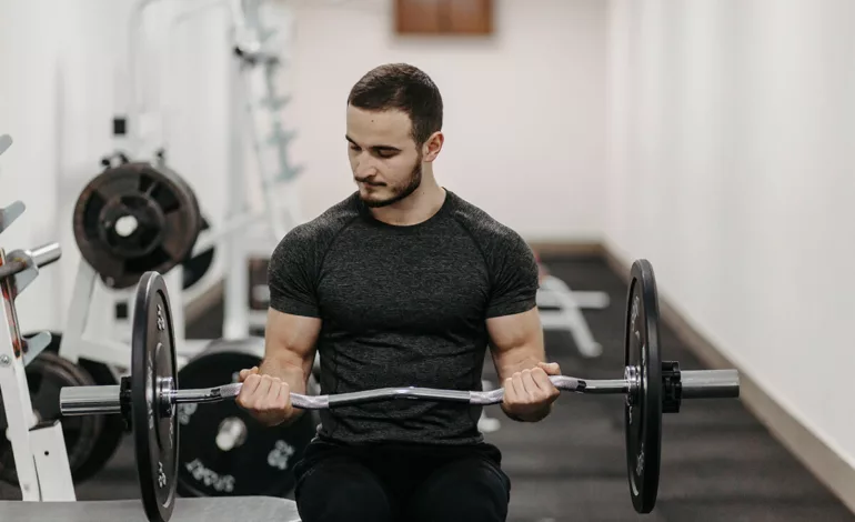 Conoce los distintos usos que le puedes dar a las barras para hacer ejercicio
