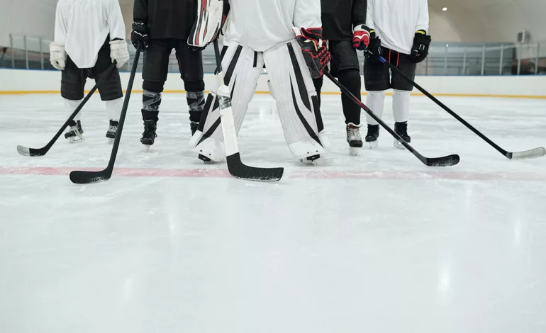 Características de un palo de hockey: composición y agarre adecuado