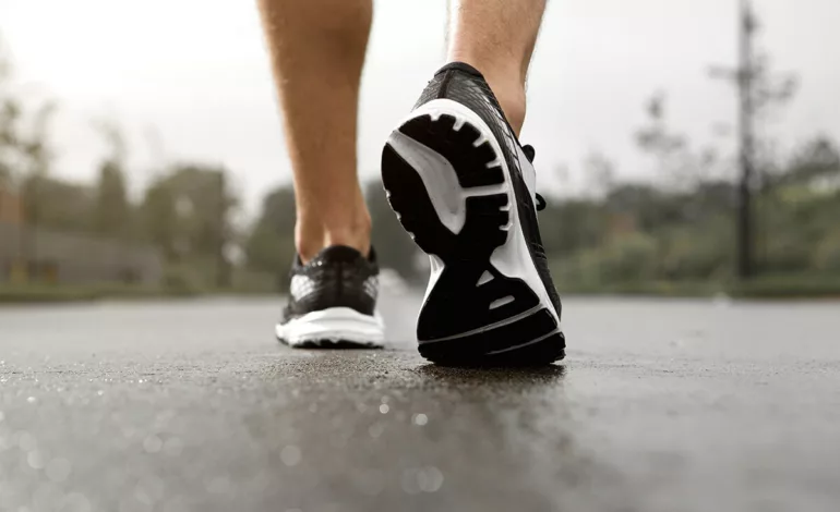 Disfruta de la tecnología de un corredor profesional con los Tenis Asics