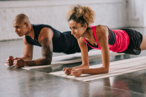 fortalece-con-plancha-abdominal