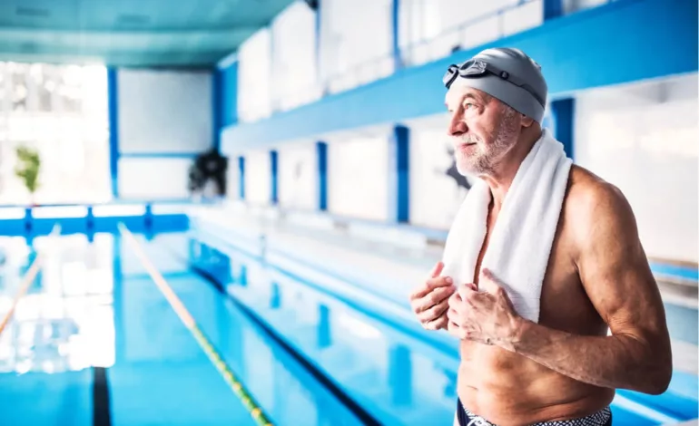 Nada a la salud: Natación para adultos mayores