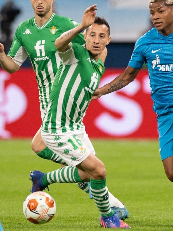 Guardado jugando en el Real Betis en la UEFA Champion el 17 de febrero del 2022.