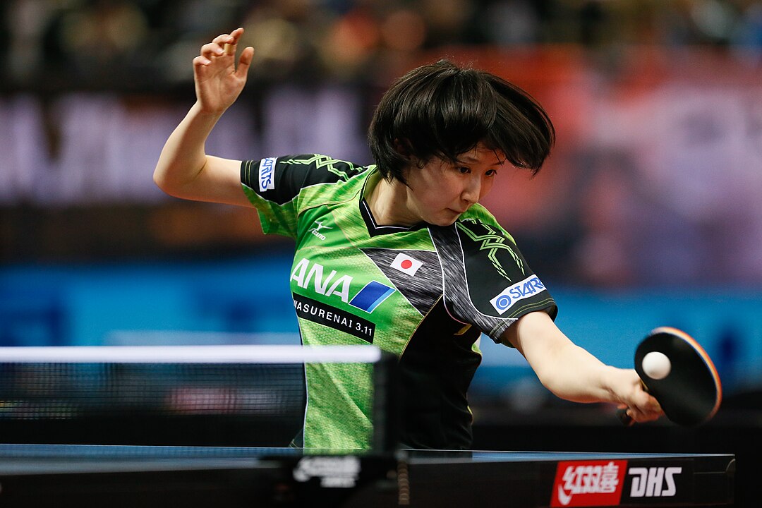 Hayata Hina jugadora profesional participando en los Juegos Olímpicos París 2024 una de las ligas y divisiones del ping pong