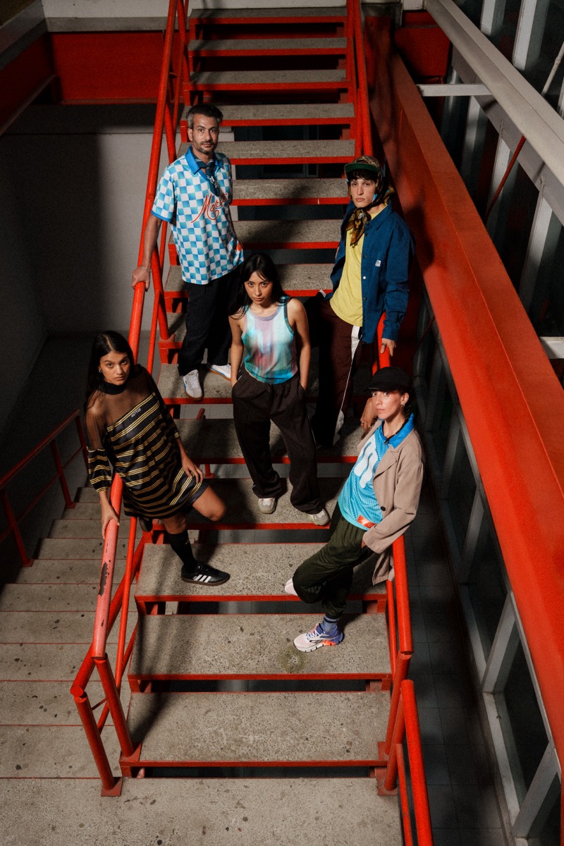 Jóvenes con estilo urbano deportivo Martí